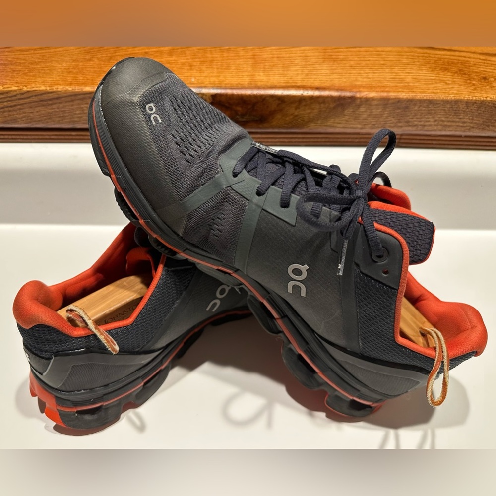 On-cloud 11.5D - Cross Trek Sneakers
